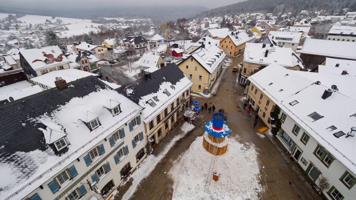 Fotos: Schneemann Jakob wächst in die Höhe