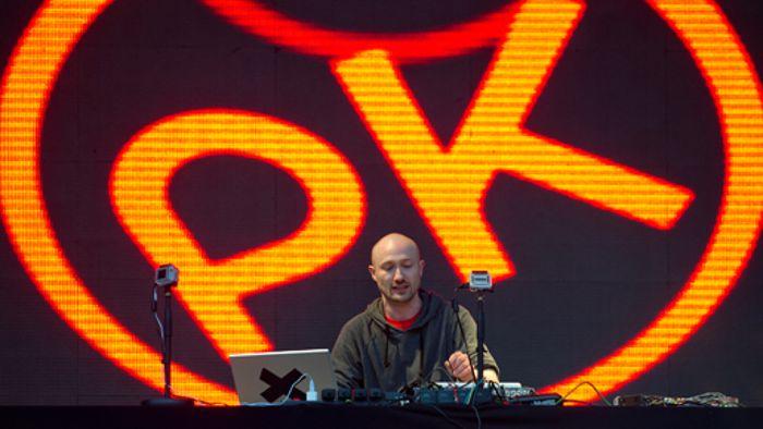 DJ Paul Kalkbrenner bringt 20.000 Leute in München zum tanzen