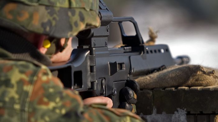 Verteidigungsministerin: "G36 hat in der Bundeswehr keine Zukunft"