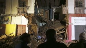 Schweres Erdbeben und Flutwelle treffen Chile - Acht Tote