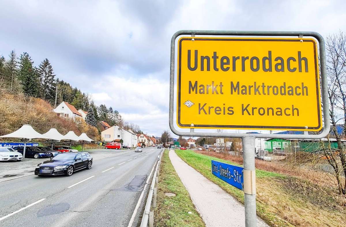 In Marktrodach verlaufen die Bundesstraßen 173 und 303 auf mehreren Kilometern parallel. Daher wird die ab April geplante Vollsperrung Auswirkungen bis  im gesamten Raum Kronach/Kulmbach/Hof  haben.