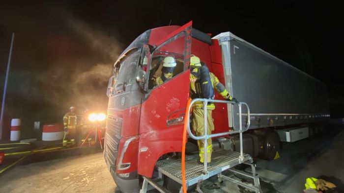 An Rastanlage in Himmelkron: Lkw-Fahrer stirbt in brennendem Führerhaus