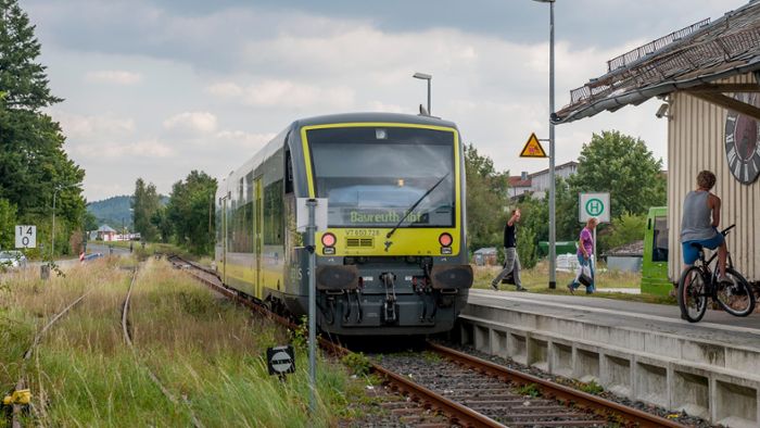 Förderverein drängt: Bahn soll bis Warmensteinach fahren